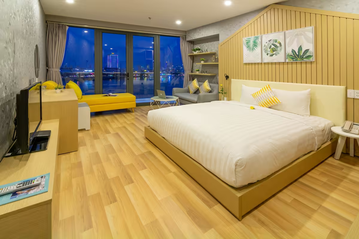 Top 7 khách sạn ven sông Hàn Đà Nẵng lý tưởng cho mùa DIFF 2025
 - 2